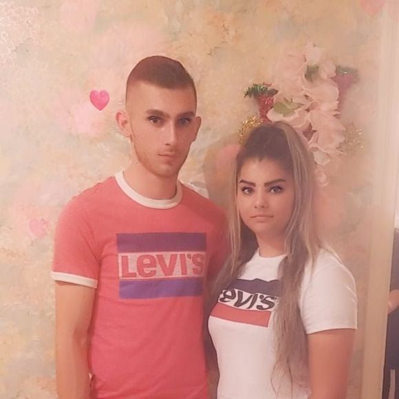 Meet your Posher, Szandi - Picture 1 of 1